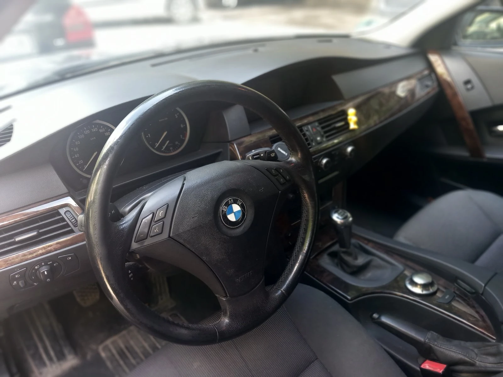 BMW 523  - изображение 10