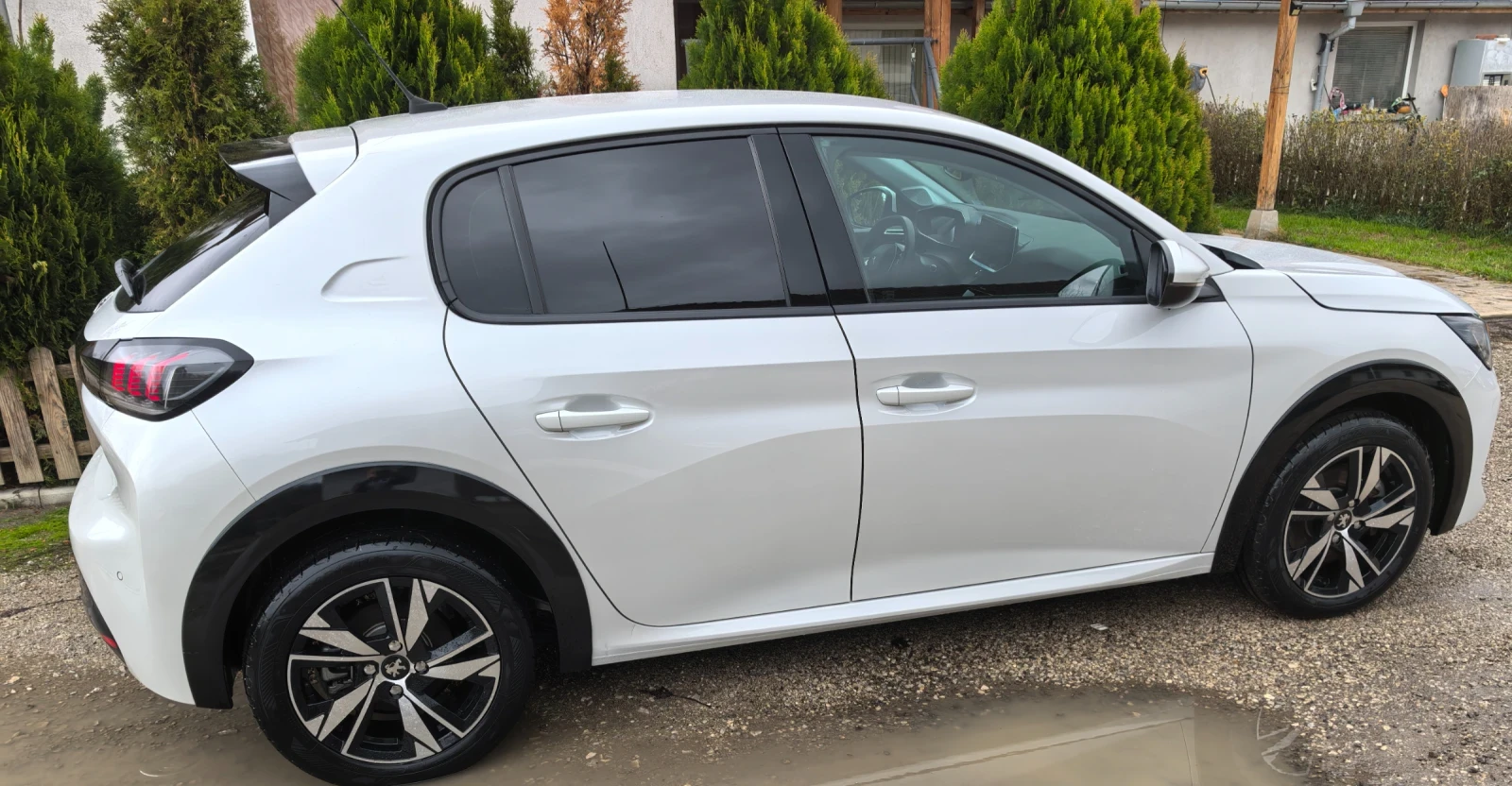 Peugeot 208 31000.  3D i-COCKPIT  | Mobile.bg   3