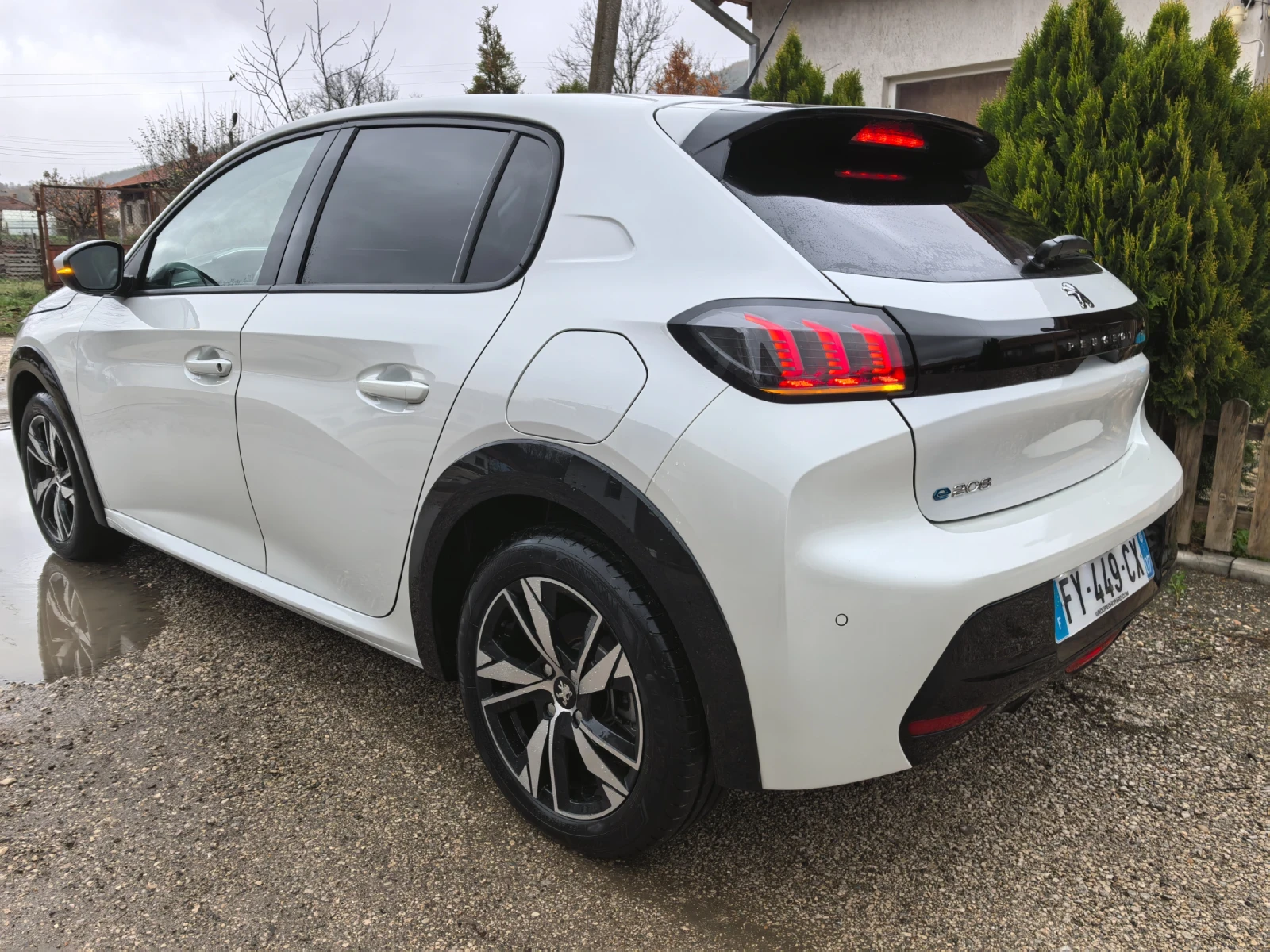 Peugeot 208 31000.  3D i-COCKPIT  | Mobile.bg   5