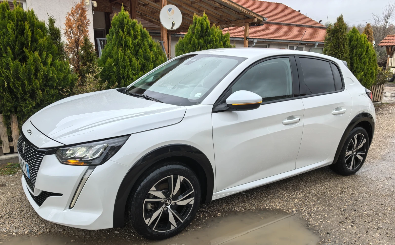 Peugeot 208 31000.  3D i-COCKPIT  | Mobile.bg   7