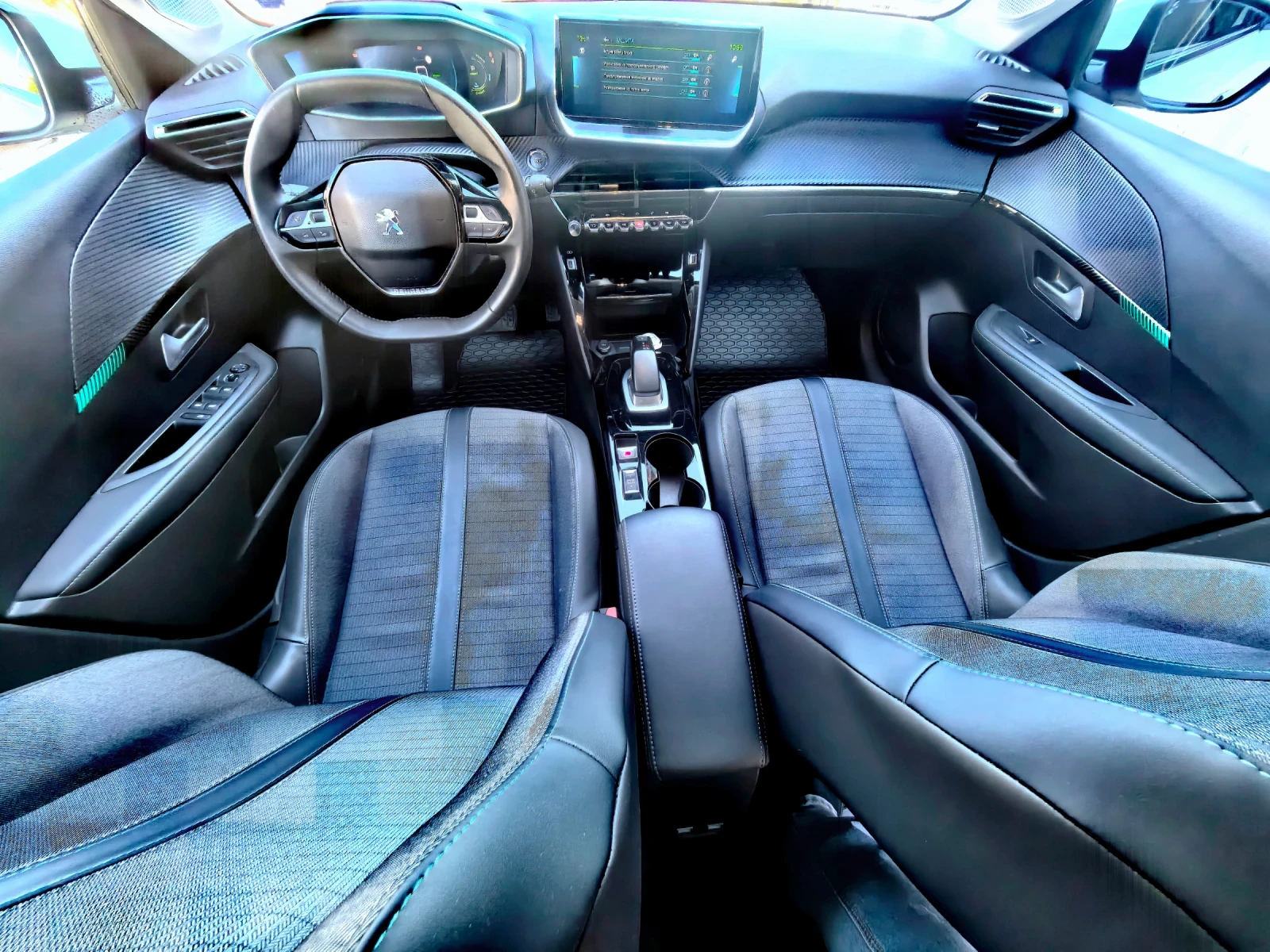 Peugeot 208 31000.  3D i-COCKPIT  | Mobile.bg   14