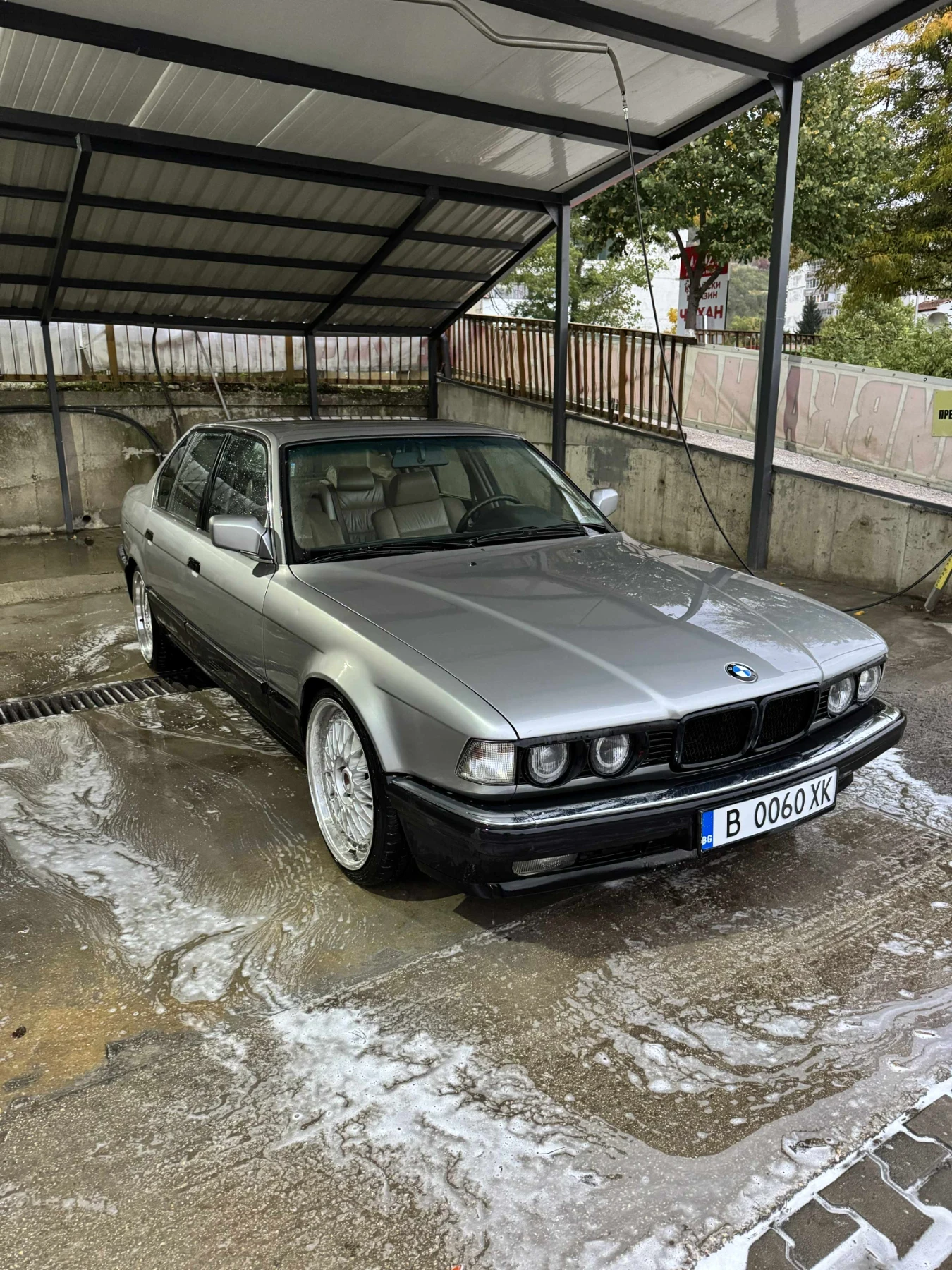 BMW 750  - изображение 2