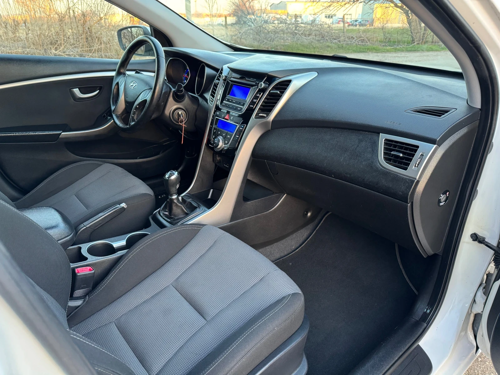 Hyundai I30 1.6CRDI 110�� 6-�� LED 2-����� ����������� ������� | Mobile.bg � ����������� 15