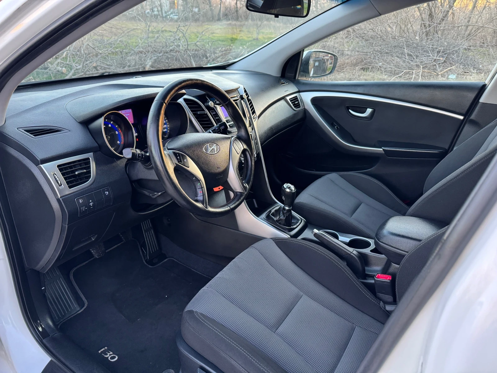 Hyundai I30 1.6CRDI 110�� 6-�� LED 2-����� ����������� ������� | Mobile.bg � ����������� 10