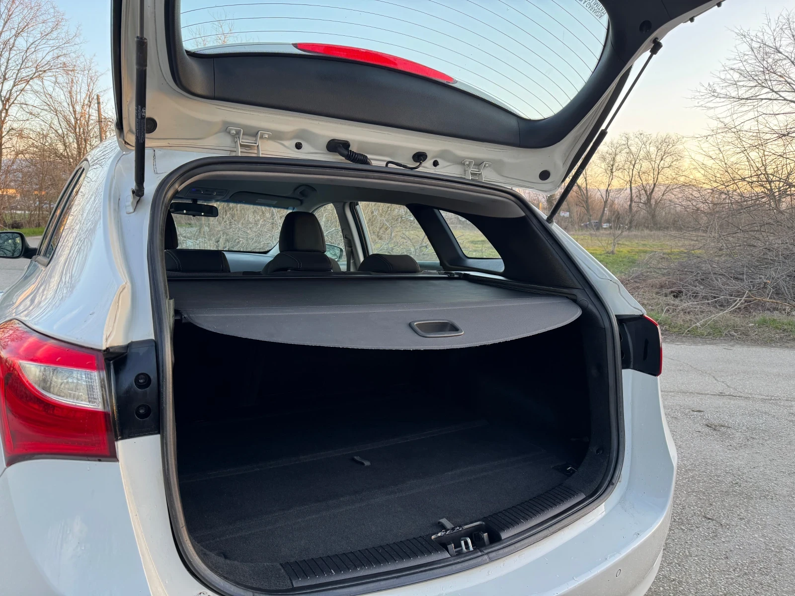 Hyundai I30 1.6CRDI 110�� 6-�� LED 2-����� ����������� ������� | Mobile.bg � ����������� 12