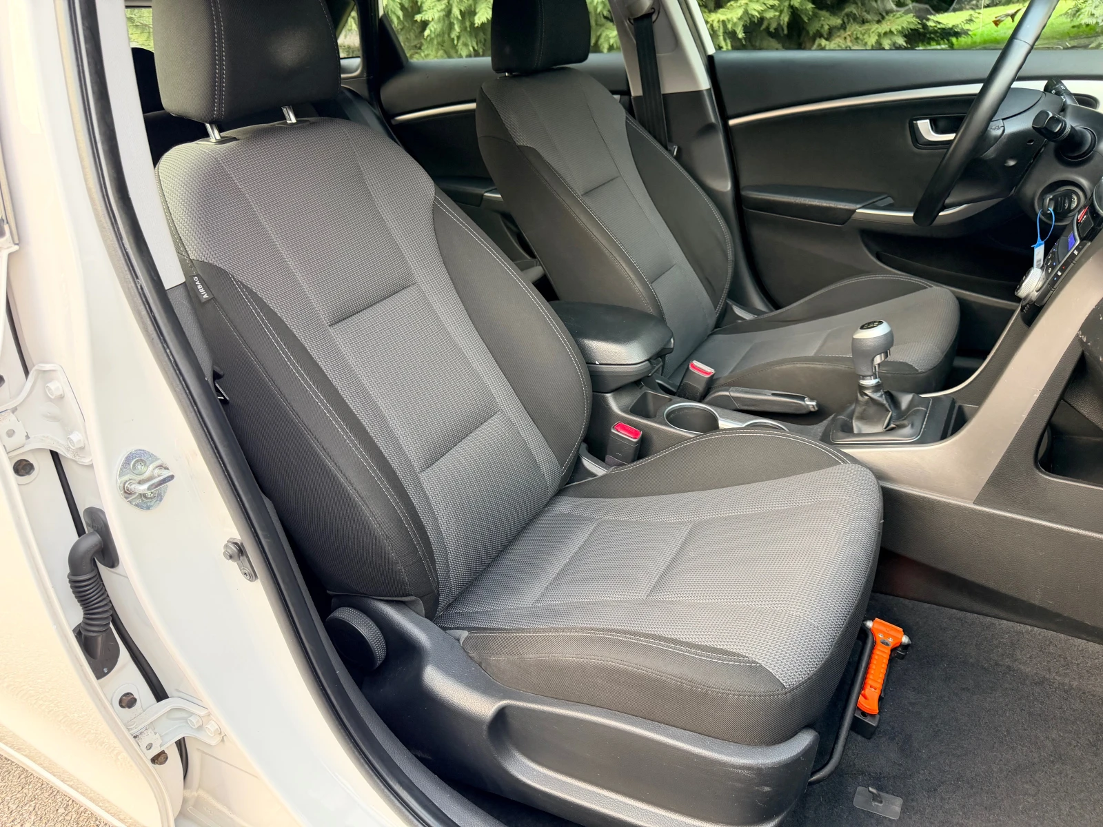 Hyundai I30 1.6i NAVI KAMERA PARKTRONIK , снимка 13 - Автомобили и джипове - 53830980