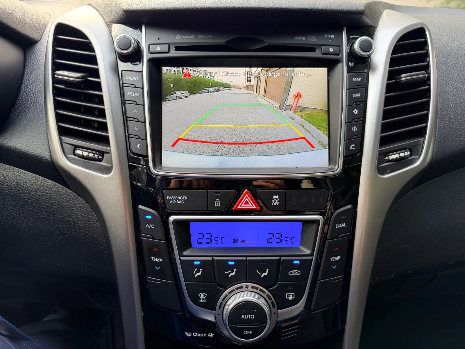 Hyundai I30 1.6i NAVI KAMERA PARKTRONIK , снимка 15 - Автомобили и джипове - 53830980