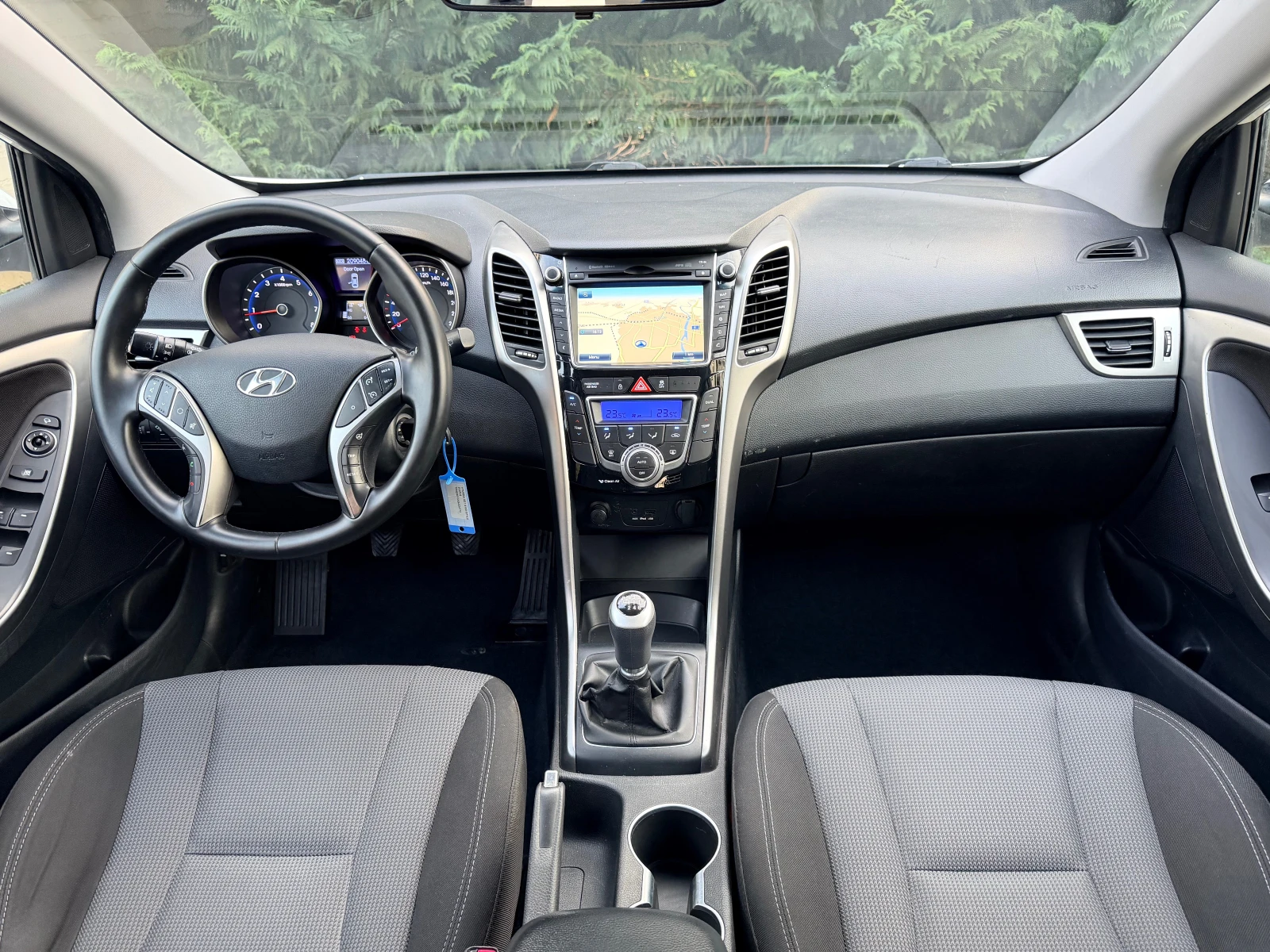 Hyundai I30 1.6i NAVI KAMERA PARKTRONIK , снимка 11 - Автомобили и джипове - 53830980