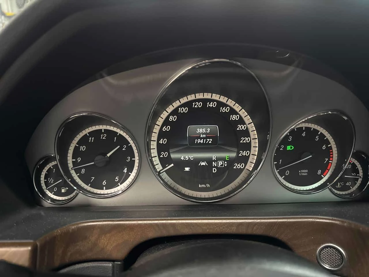 Mercedes-Benz E 350 * CARFAX * ЦЕНА ДО БГ, снимка 9 - Автомобили и джипове - 54113517