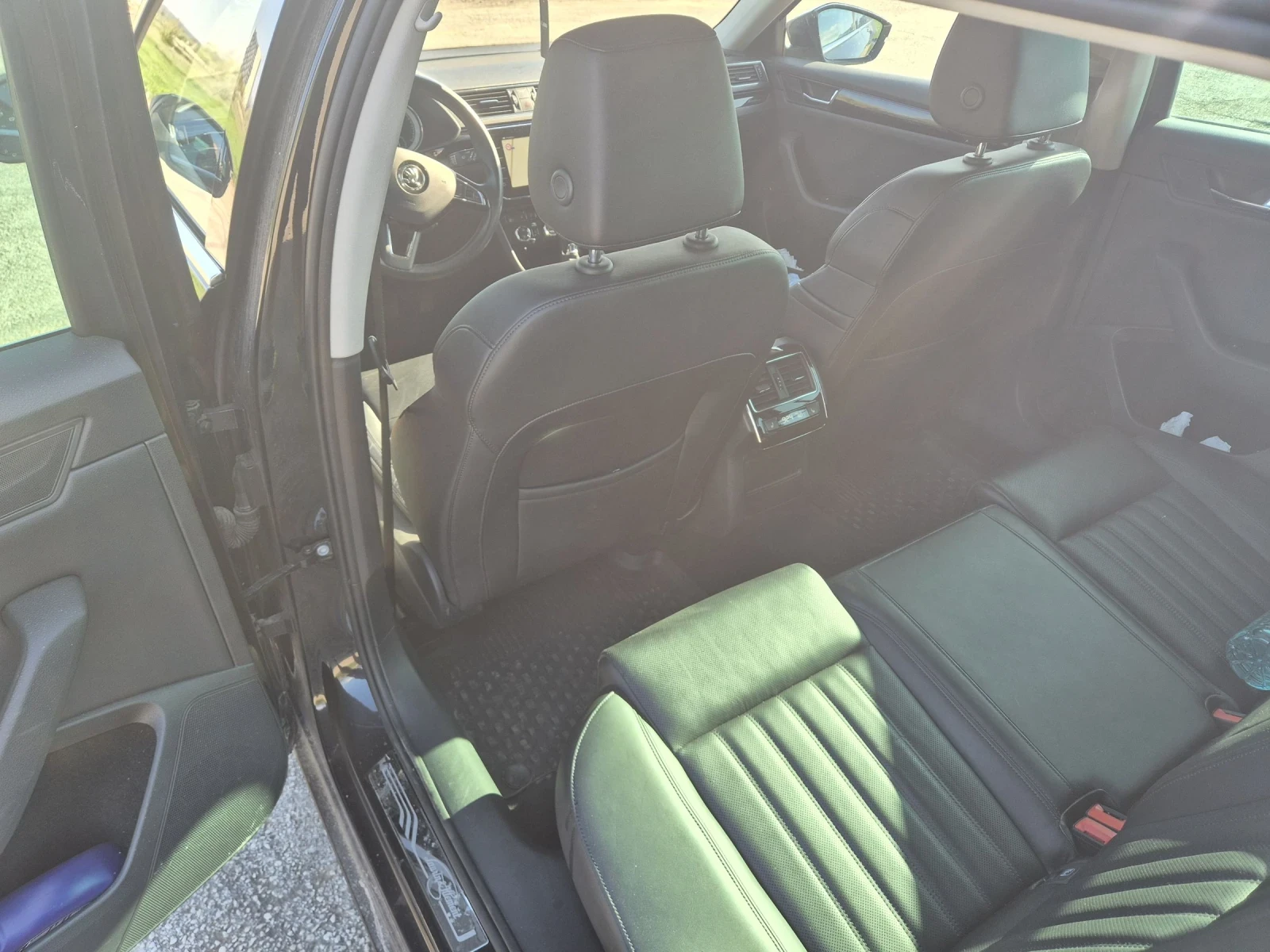 Skoda Superb 2.0 TDI 190 4x4, снимка 8 - Автомобили и джипове - 54170753