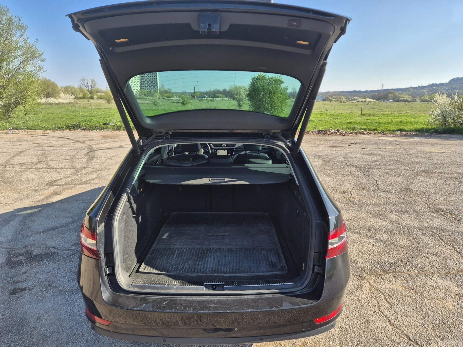 Skoda Superb 2.0 TDI 190 4x4, снимка 15 - Автомобили и джипове - 54170753