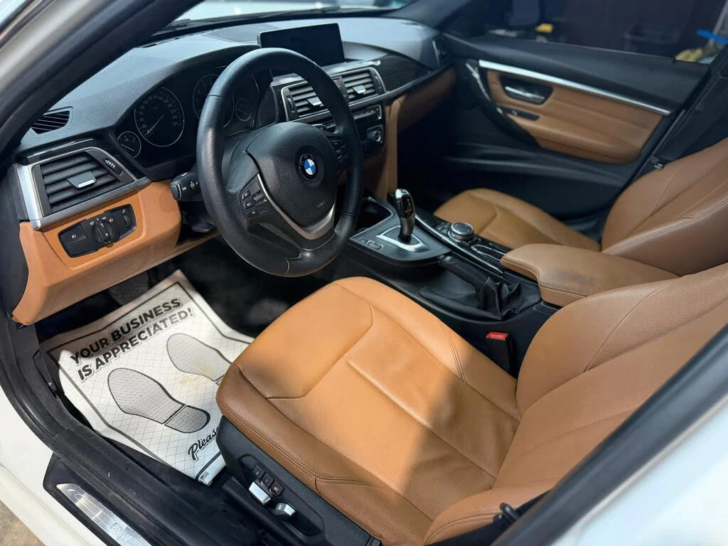 BMW 330 xDrive* АвтоКредит* (ЦЕНА ДО БГ), снимка 7 - Автомобили и джипове - 54208562