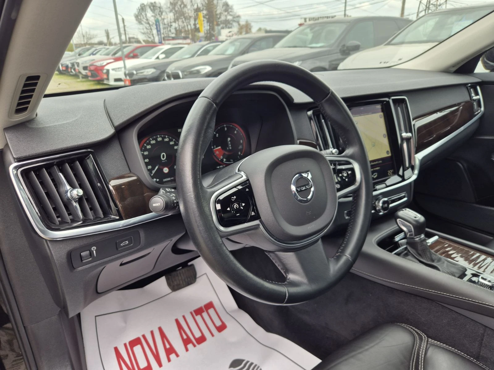 Volvo S90 D5-4X4-235кс-СУПЕР СЪСТОЯНИЕ, снимка 8 - Автомобили и джипове - 54220399