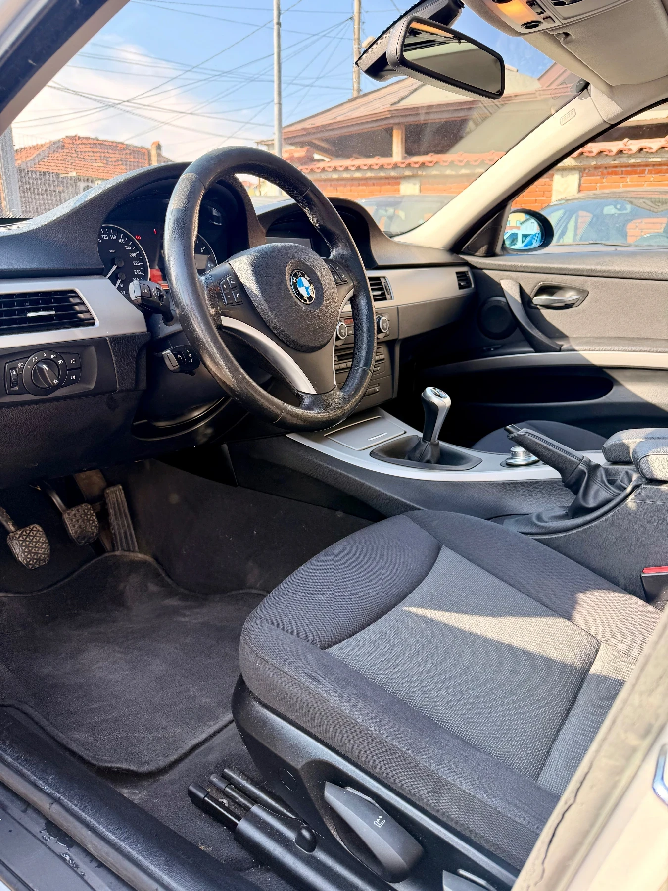 BMW 318 Панорама Подгрев Навигация 2 ключа, снимка 8 - Автомобили и джипове - 54223104