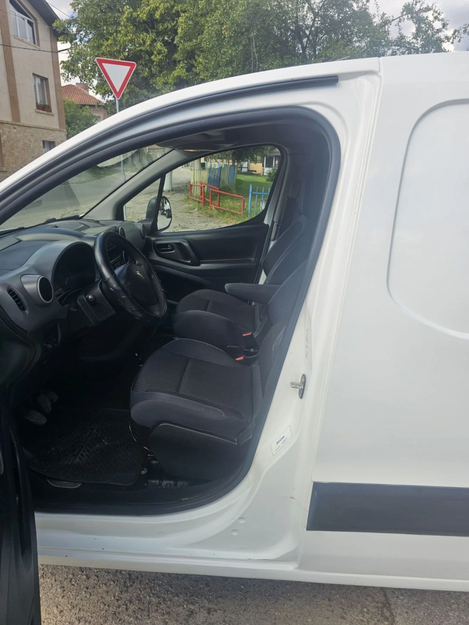 Peugeot Partner, снимка 7 - Автомобили и джипове - 54611122