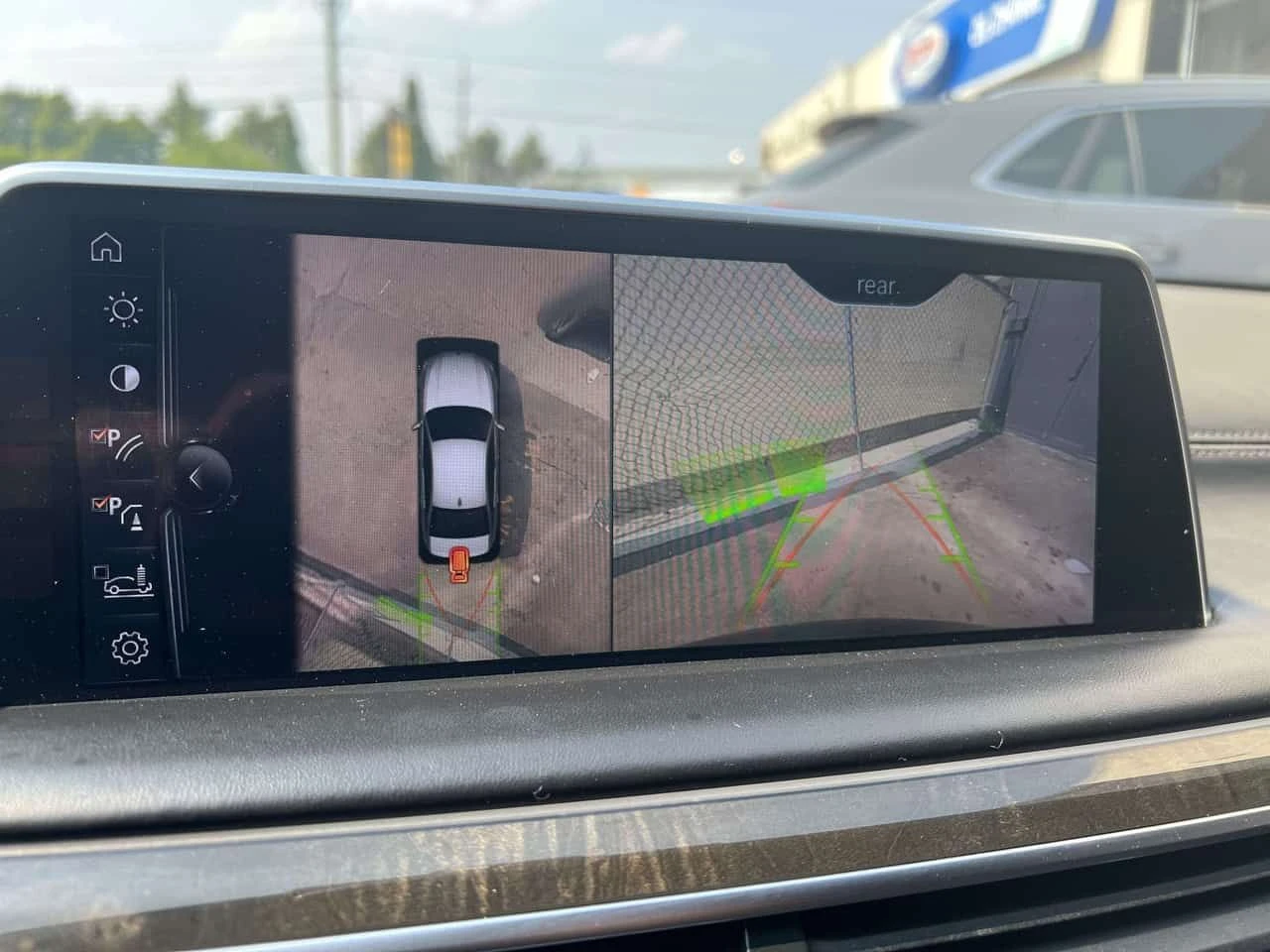 BMW 750 * xDRIVE 360 CAMERA | FULLY LOADED * CARFAX * ЦЕНА, снимка 12 - Автомобили и джипове - 55380839