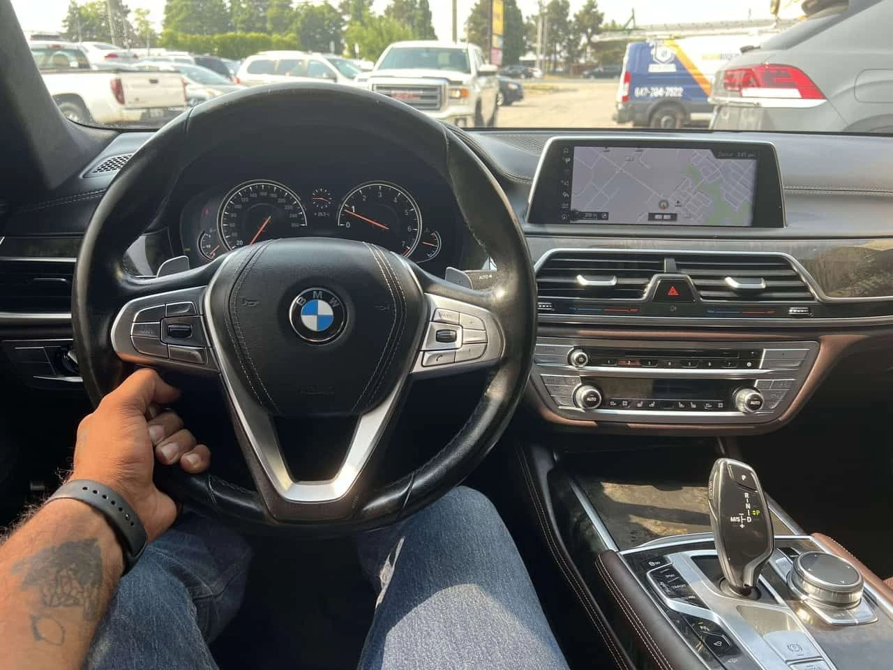 BMW 750 * xDRIVE 360 CAMERA | FULLY LOADED * CARFAX * ЦЕНА, снимка 15 - Автомобили и джипове - 55380839