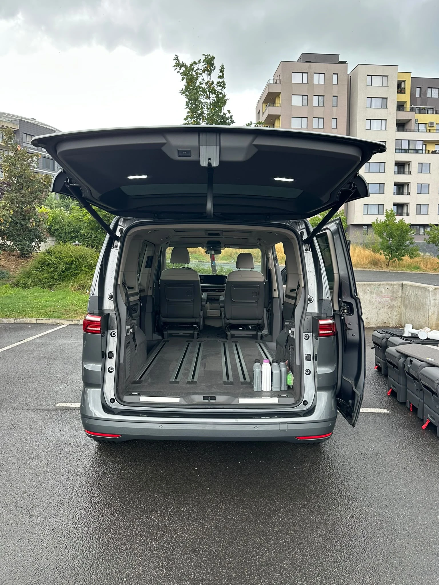 VW Multivan, снимка 8 - Автомобили и джипове - 55430542