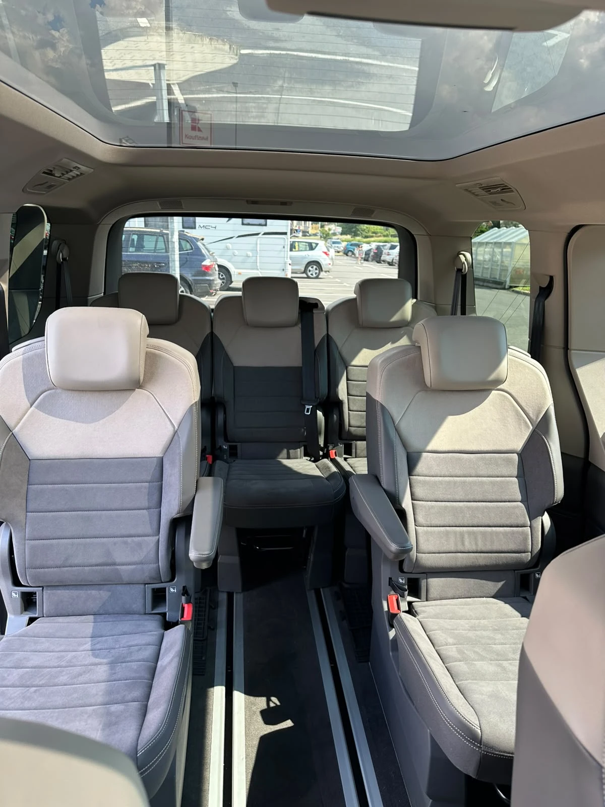 VW Multivan, снимка 14 - Автомобили и джипове - 55430542