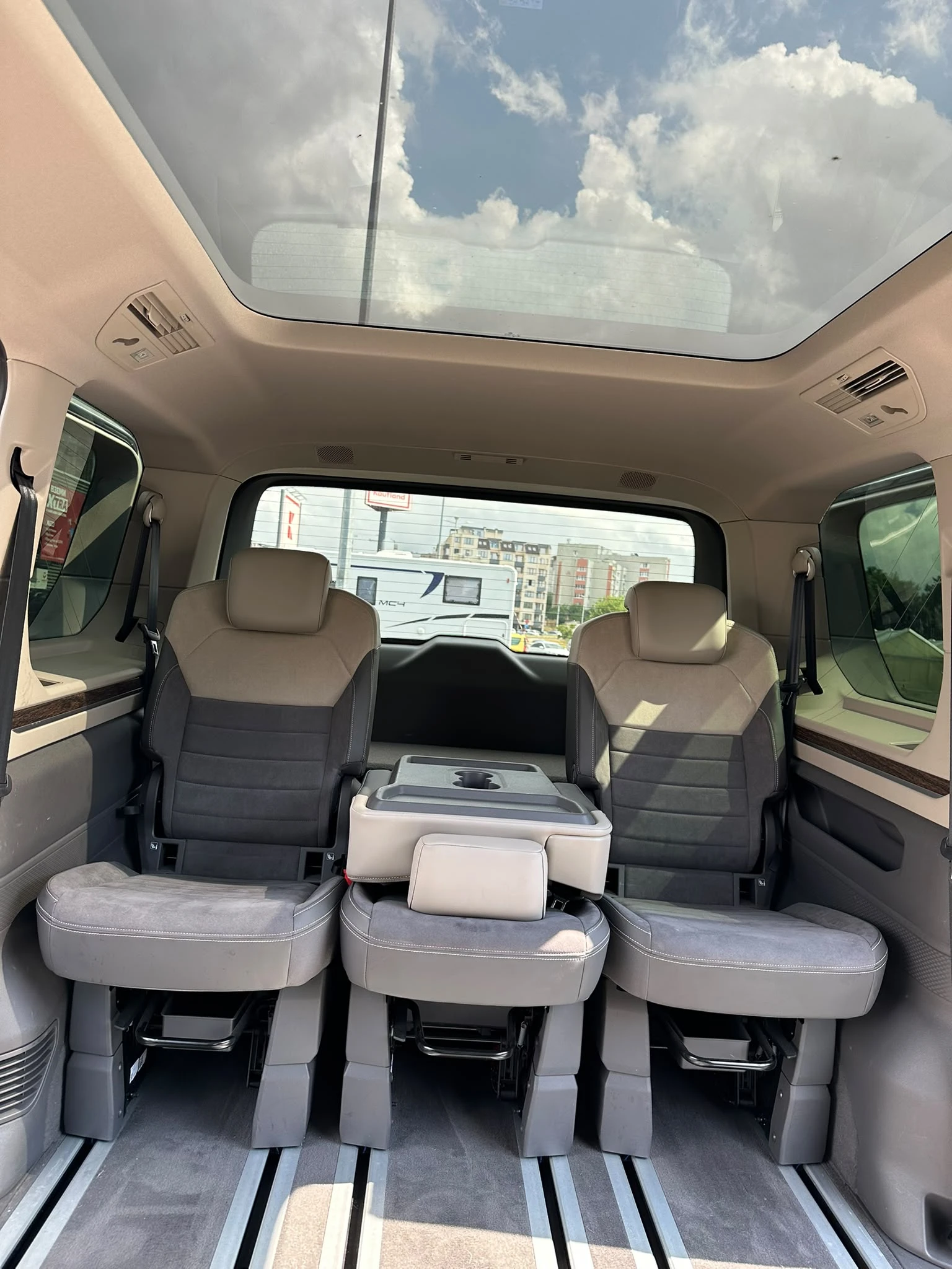 VW Multivan, снимка 12 - Автомобили и джипове - 55430542