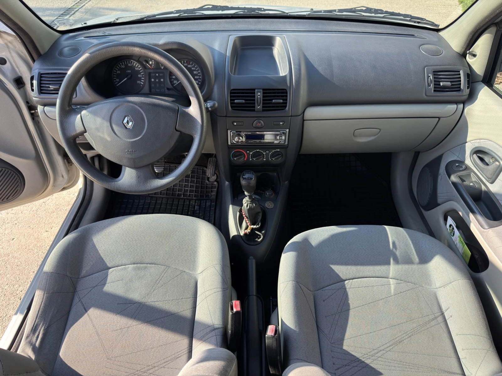 Renault Clio, снимка 9 - Автомобили и джипове - 55559425