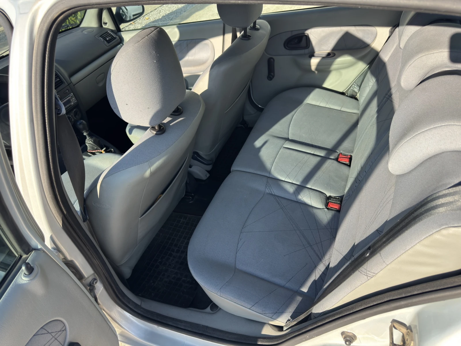 Renault Clio, снимка 7 - Автомобили и джипове - 55559425