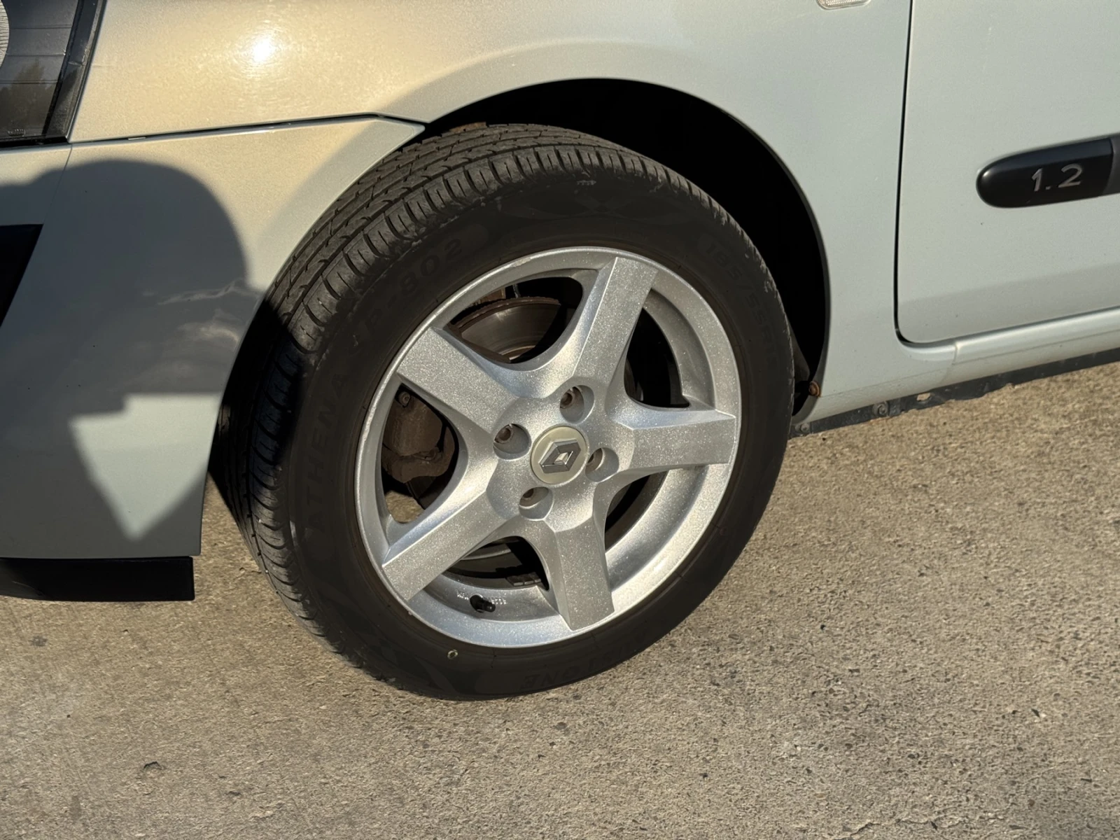Renault Clio, снимка 12 - Автомобили и джипове - 55559425