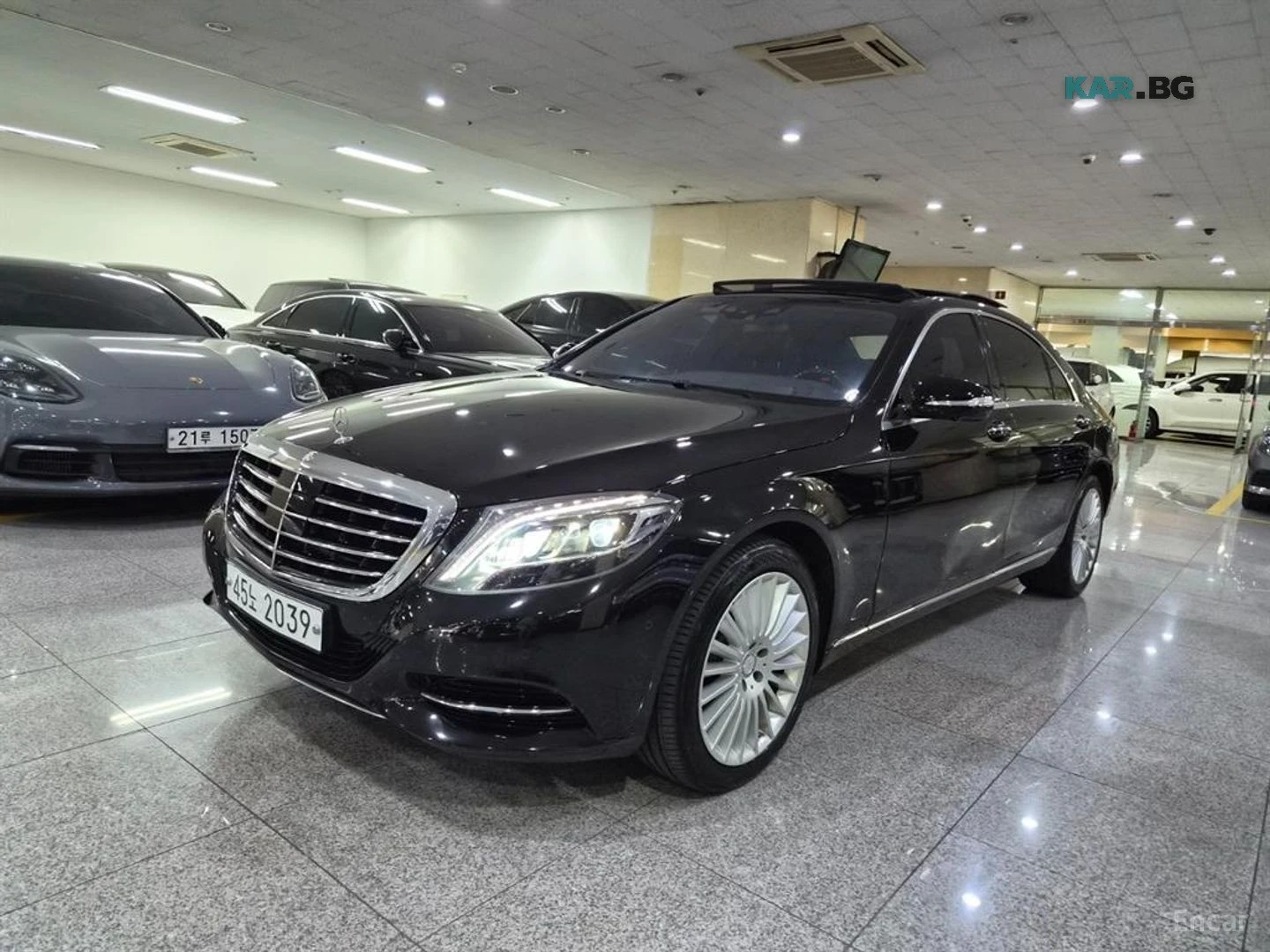 Mercedes-Benz S 350 D* КОЖА* ПОДГРЕВ* ОБДУХВ* BURMASTER* PANO* 360, снимка 2 - Автомобили и джипове - 56290971