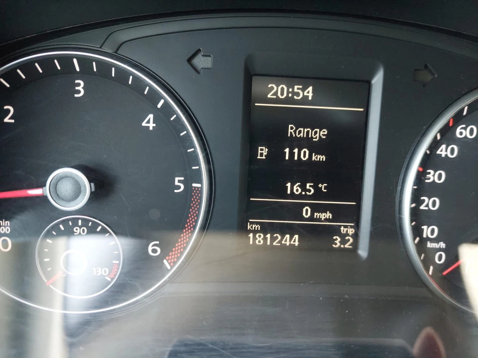 VW Sharan 2.0 TDI, снимка 15 - Автомобили и джипове - 56438595