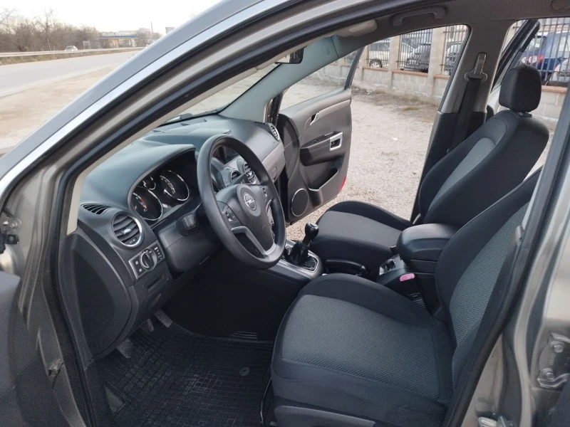 Opel Antara 2.4 I 4x4 УНИКАТ, снимка 10 - Автомобили и джипове - 48413939