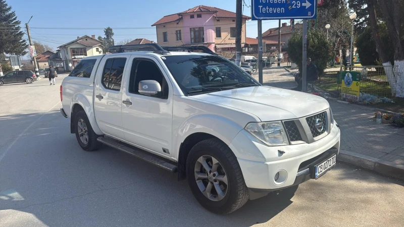 Nissan Navara 2.5/177 к.с., снимка 2 - Автомобили и джипове - 49422663