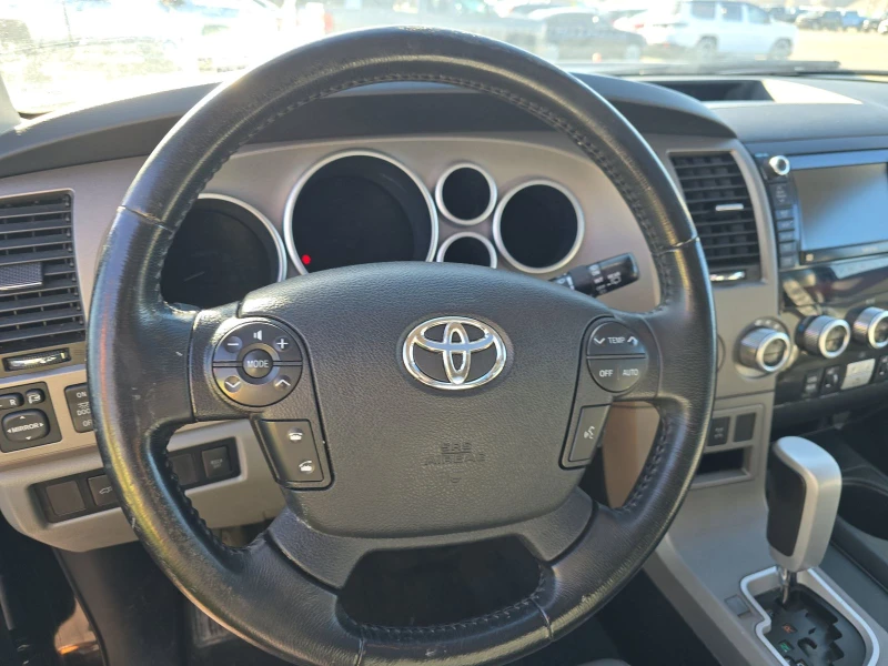 Toyota Sequoia LIMITED* 5.7* V8* ПОДГРЕВ* КАМЕРА* КЕЙЛЕС, снимка 11 - Автомобили и джипове - 52936195