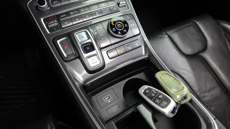 Hyundai Santa fe 2.2 4WD PREMIUM CHOICE, снимка 8 - Автомобили и джипове - 52575617