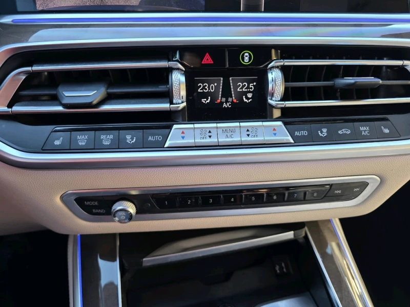 BMW X5 * АВТО КРЕДИТ* ЦЕНА ДО БГ * СЕРВИЗНА ИСТОРИЯ * , снимка 11 - Автомобили и джипове - 52727599