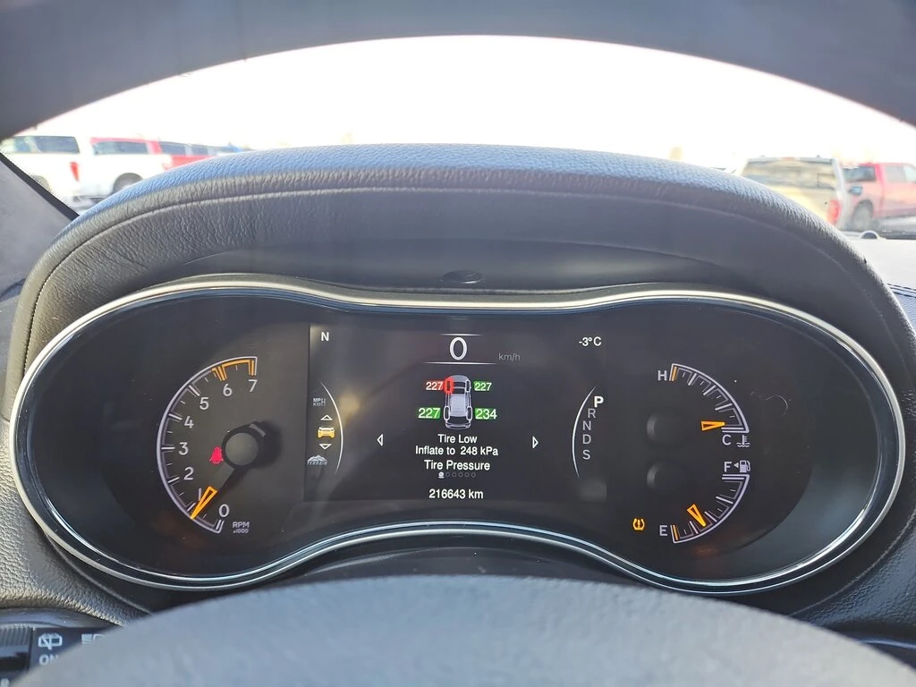 Jeep Grand cherokee Summit| 5.7L HEMI V8| Keyless| Панорамa| Premium, снимка 11 - Автомобили и джипове - 53965499