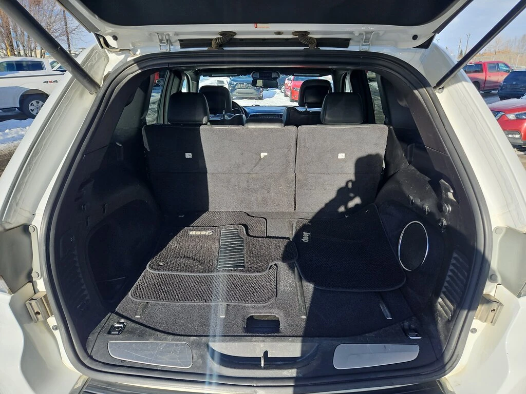 Jeep Grand cherokee Summit| 5.7L HEMI V8| Keyless| Панорамa| Premium, снимка 17 - Автомобили и джипове - 53965499