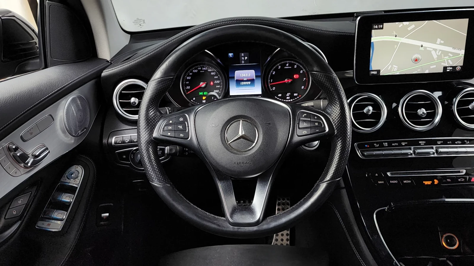 Mercedes-Benz GLC 300 4MATIC AMG Line Cam360* Panorama* , снимка 8 - Автомобили и джипове - 54605866