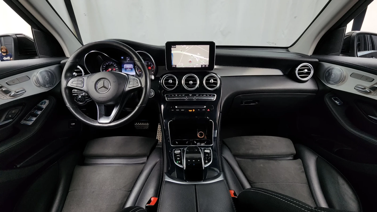 Mercedes-Benz GLC 300 4MATIC AMG Line Cam360* Panorama* , снимка 15 - Автомобили и джипове - 54605866