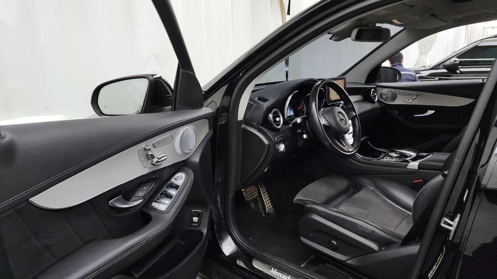 Mercedes-Benz GLC 300 4MATIC AMG Line Cam360* Panorama* , снимка 5 - Автомобили и джипове - 54605866