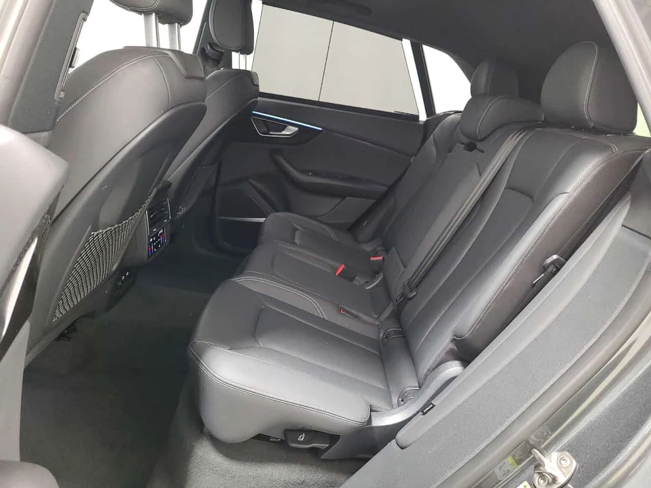 Audi Q8 * TECHNIK * ДИСТРОНИК * 360 * ОБУХВАНЕ * PANO, снимка 12 - Автомобили и джипове - 54612100