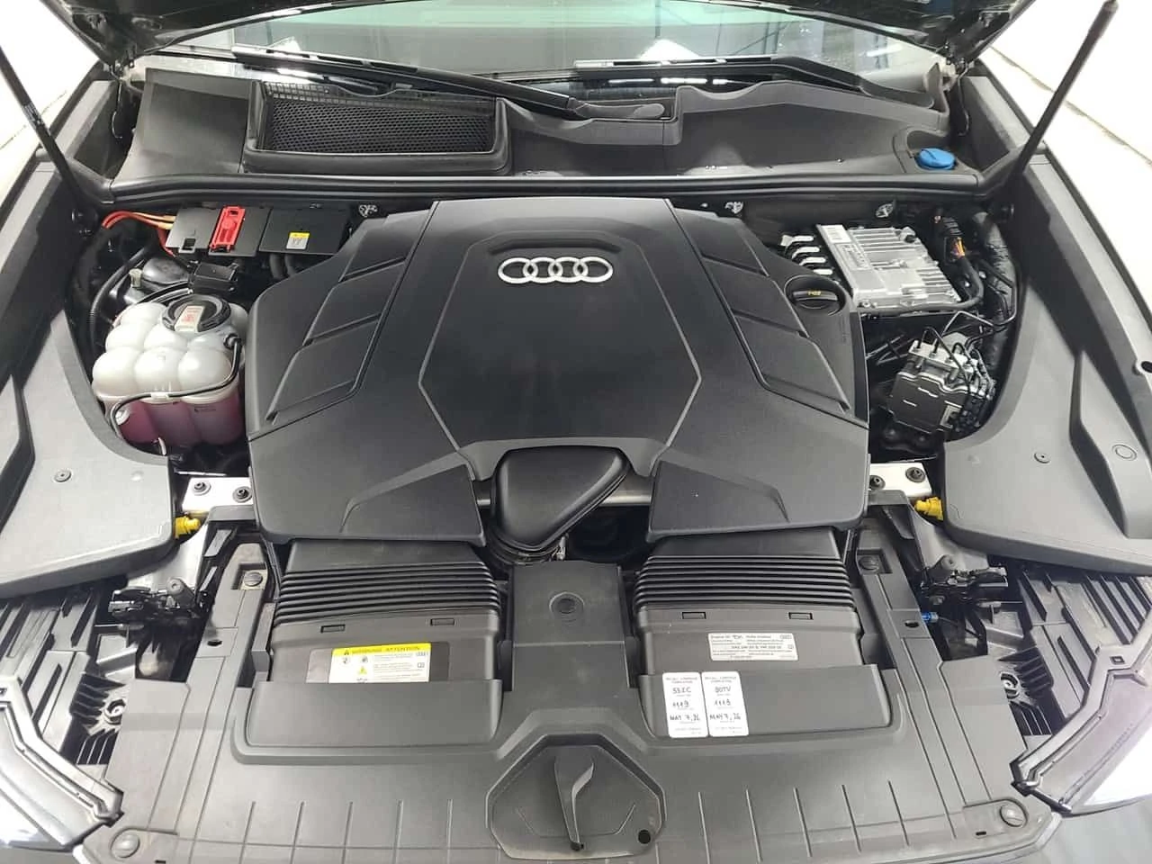 Audi Q8 * TECHNIK * ДИСТРОНИК * 360 * ОБУХВАНЕ * PANO, снимка 16 - Автомобили и джипове - 54612100