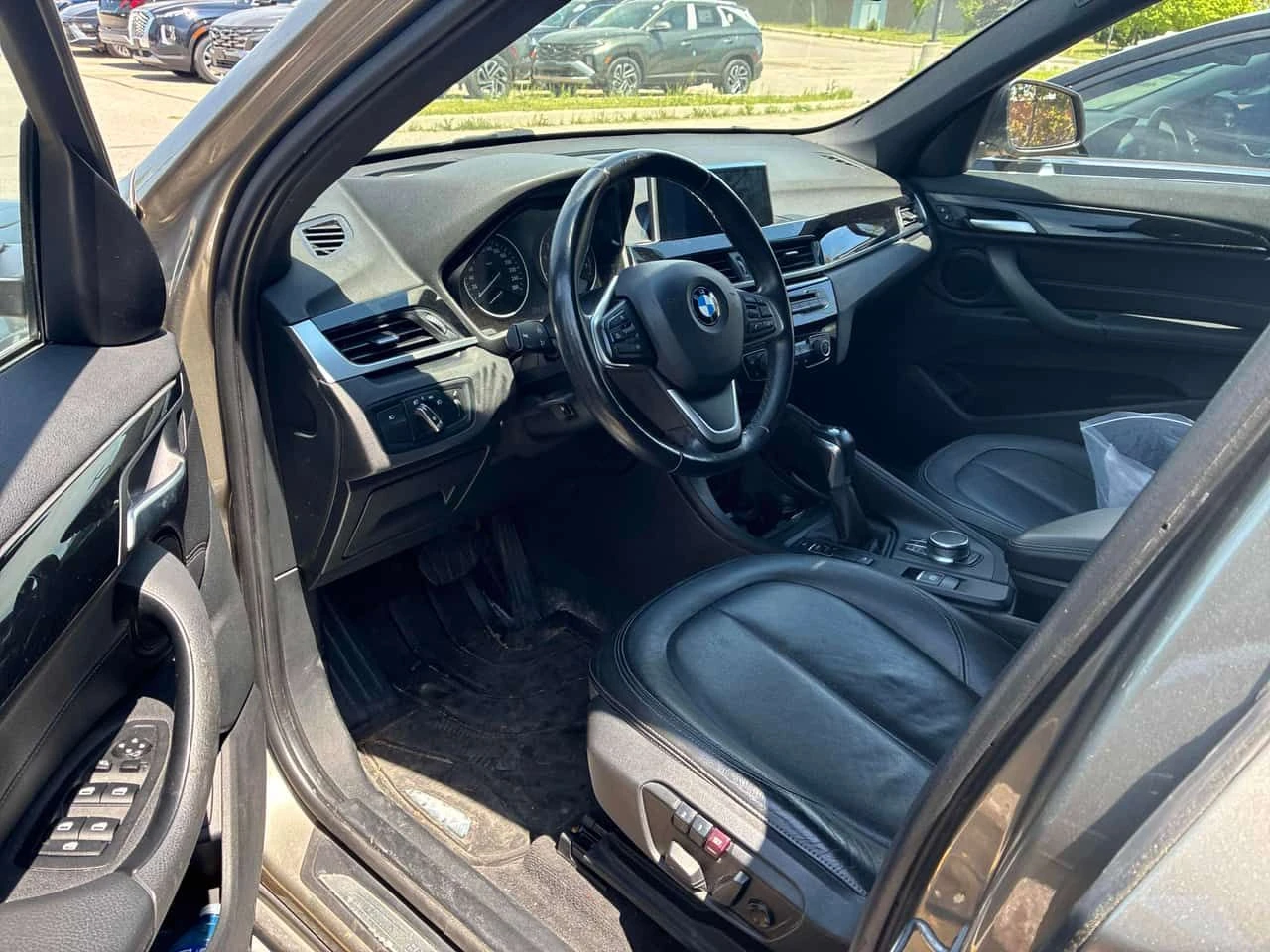 BMW X1 * xDrive28i * CARFAX * ПАНО * KEYLESS * ПОДГРЕВ, снимка 5 - Автомобили и джипове - 54759271