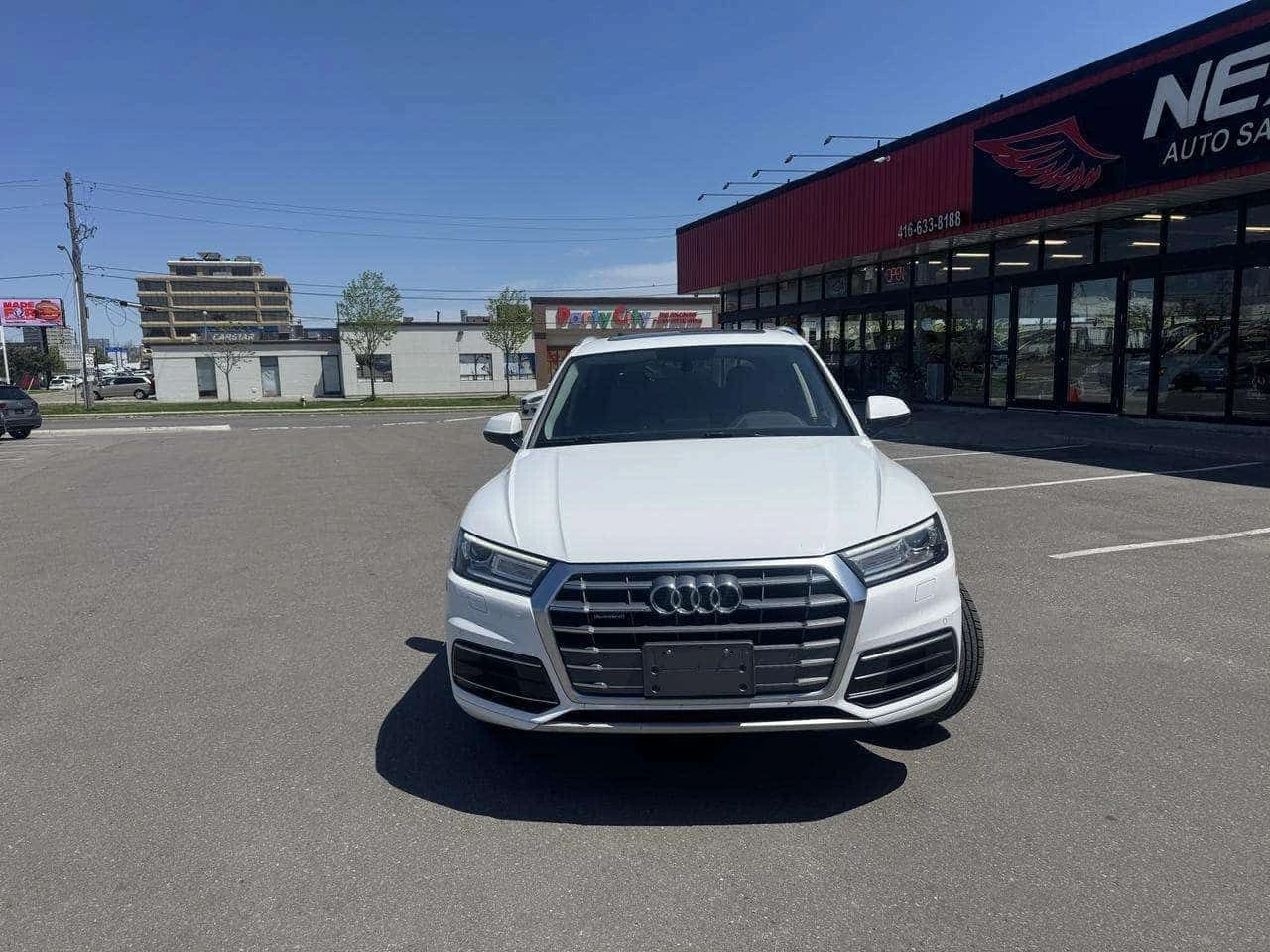 Audi Q5 * PROGRESSIV AWD LEATHER PAN/ROOF NAV B/SPOT CAMER, снимка 2 - Автомобили и джипове - 54915646