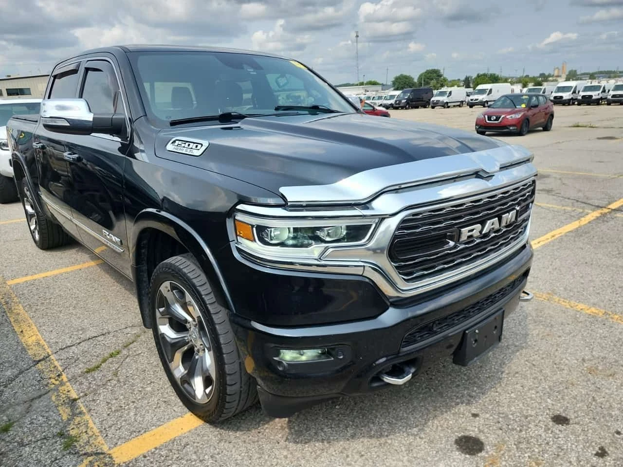 Dodge RAM 1500 * 4x4 Crew Cab 5'7" Box Limited Crew Cab S, снимка 2 - Автомобили и джипове - 55629947