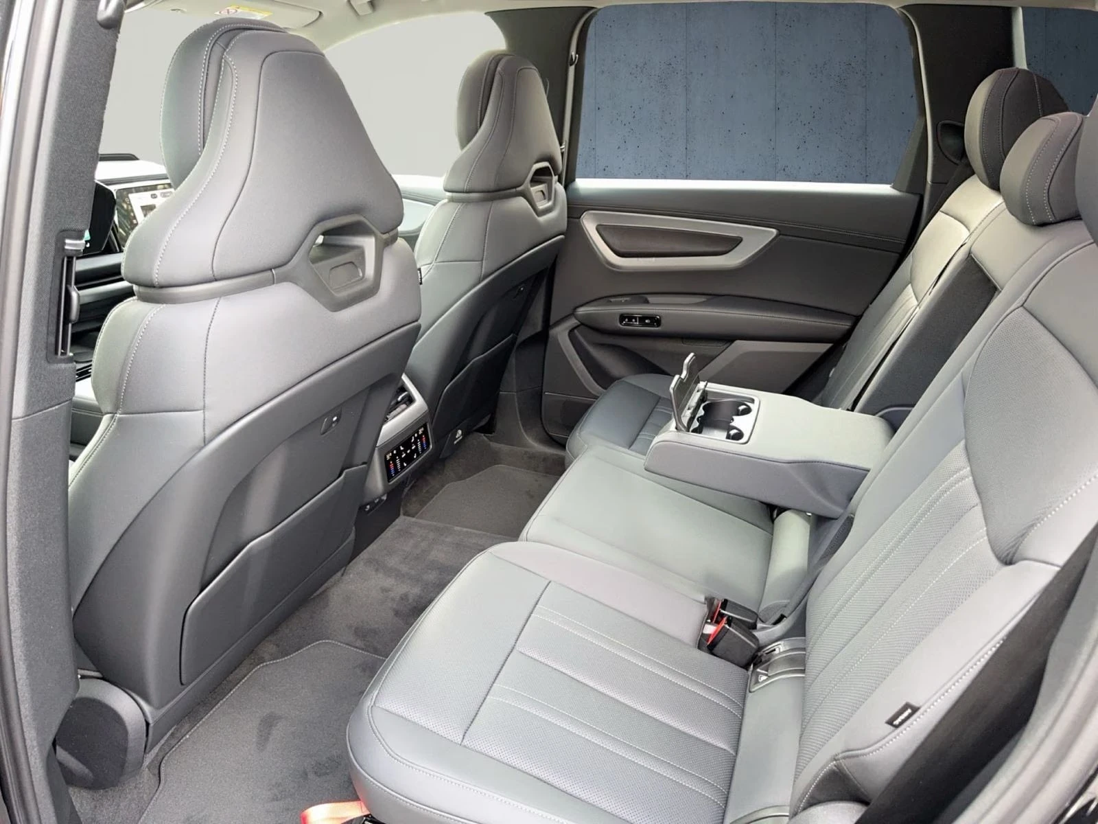 Audi Q7 S-LINE / BLACK OPTIC / B&O / HUD / PANO / MATRIX /, снимка 14 - Автомобили и джипове - 56113895