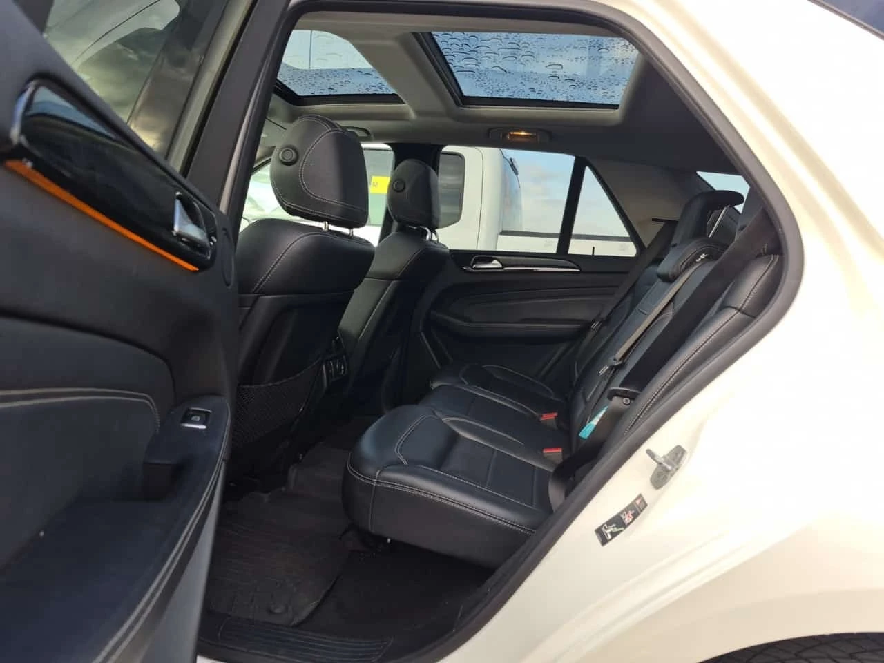 Mercedes-Benz ML 350 * BLUETEC * AMG * НА ПРУЖИНИ * CARFAX * , снимка 11 - Автомобили и джипове - 56203526