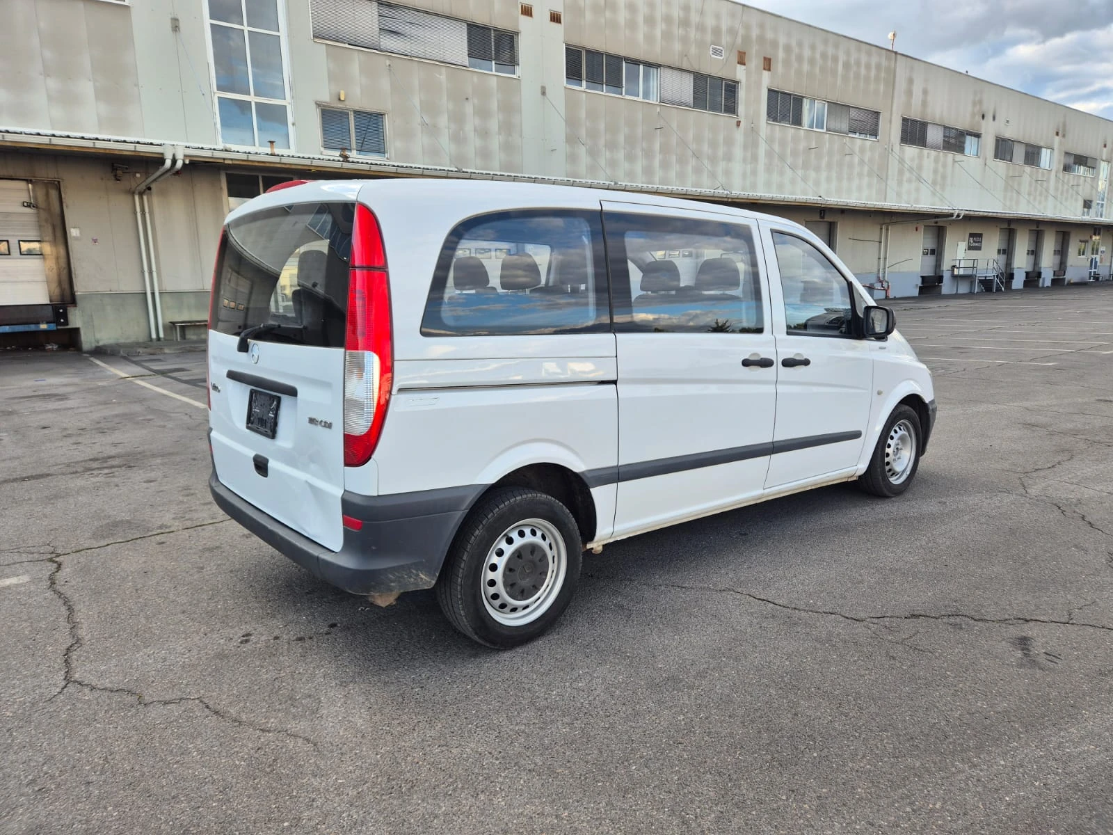 Mercedes-Benz Vito 113 CDI-9 Места-Климатик, снимка 5 - Бусове и автобуси - 55425826