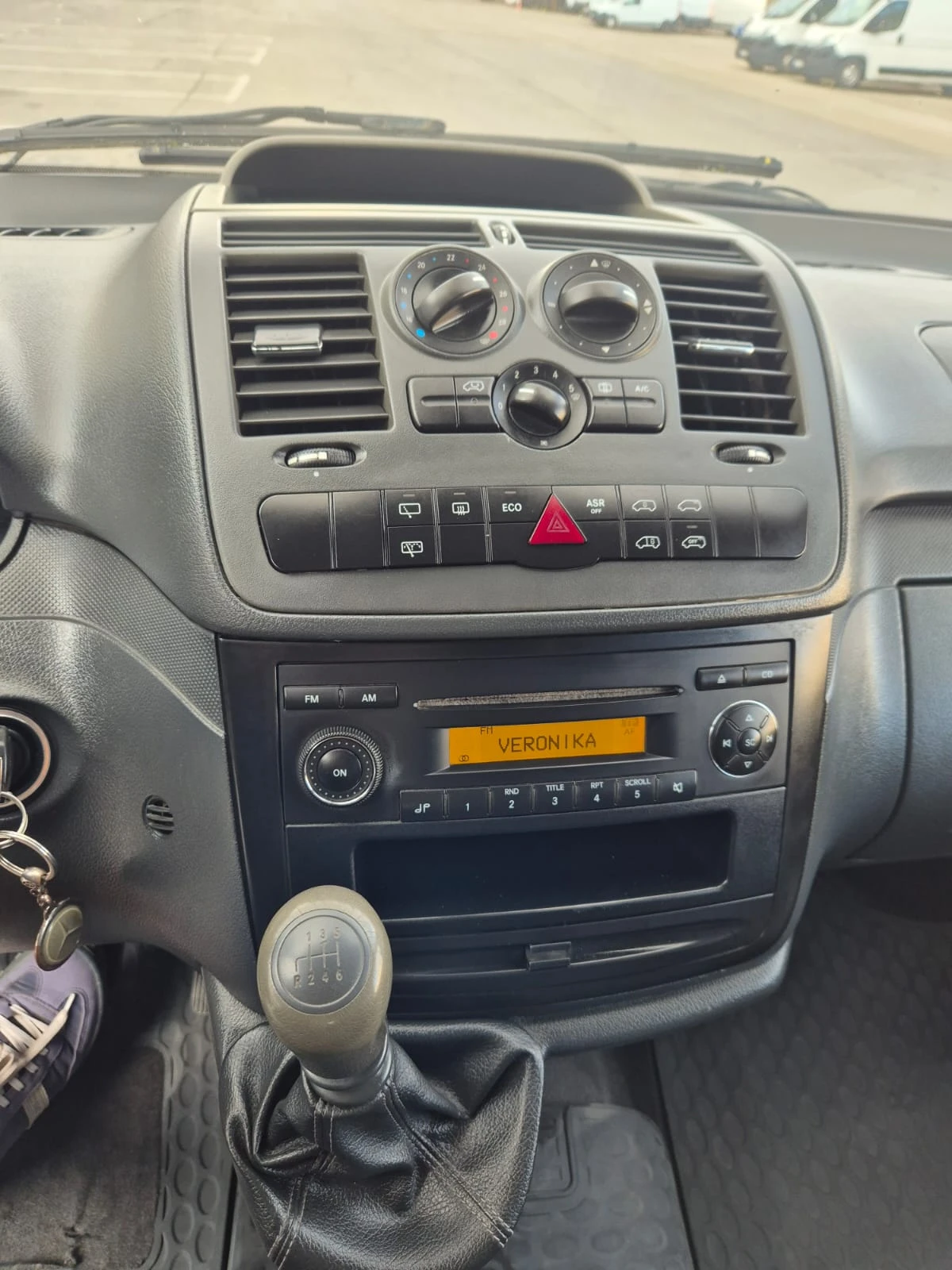 Mercedes-Benz Vito 113 CDI-9 Места-Климатик, снимка 14 - Бусове и автобуси - 55425826