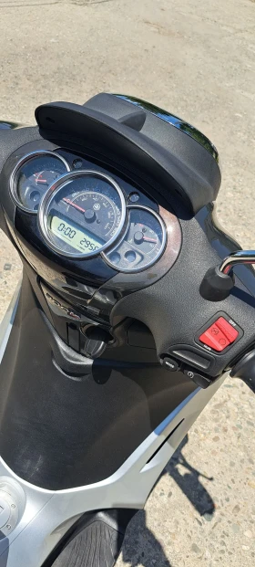 Обява за продажба на Piaggio Beverly 300  ~4 100 лв. - изображение 8