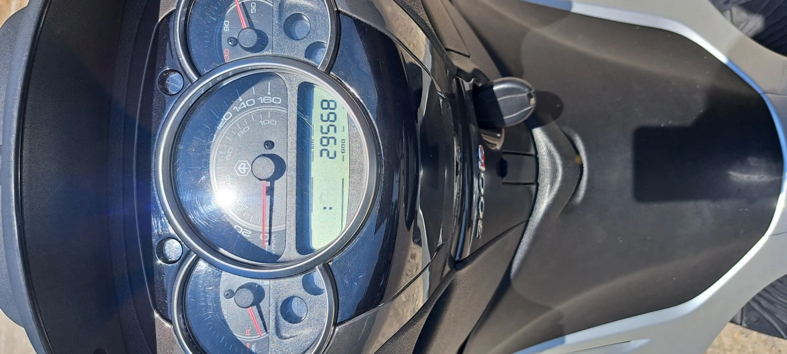Piaggio Beverly 300  - изображение 8